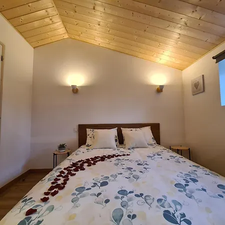 Nyaraló Refuge Insolite Avec Balneo Privative En Foret