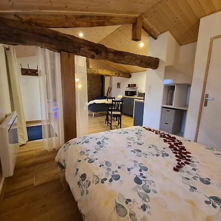 Nyaraló Refuge Insolite Avec Balneo Privative En Foret Pont-de-Larn